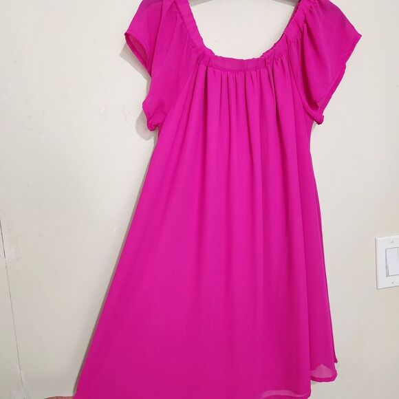 Style Rack Mini Dress Medium Fucsia Color On or Off Shoulder - Picture 7 of 11